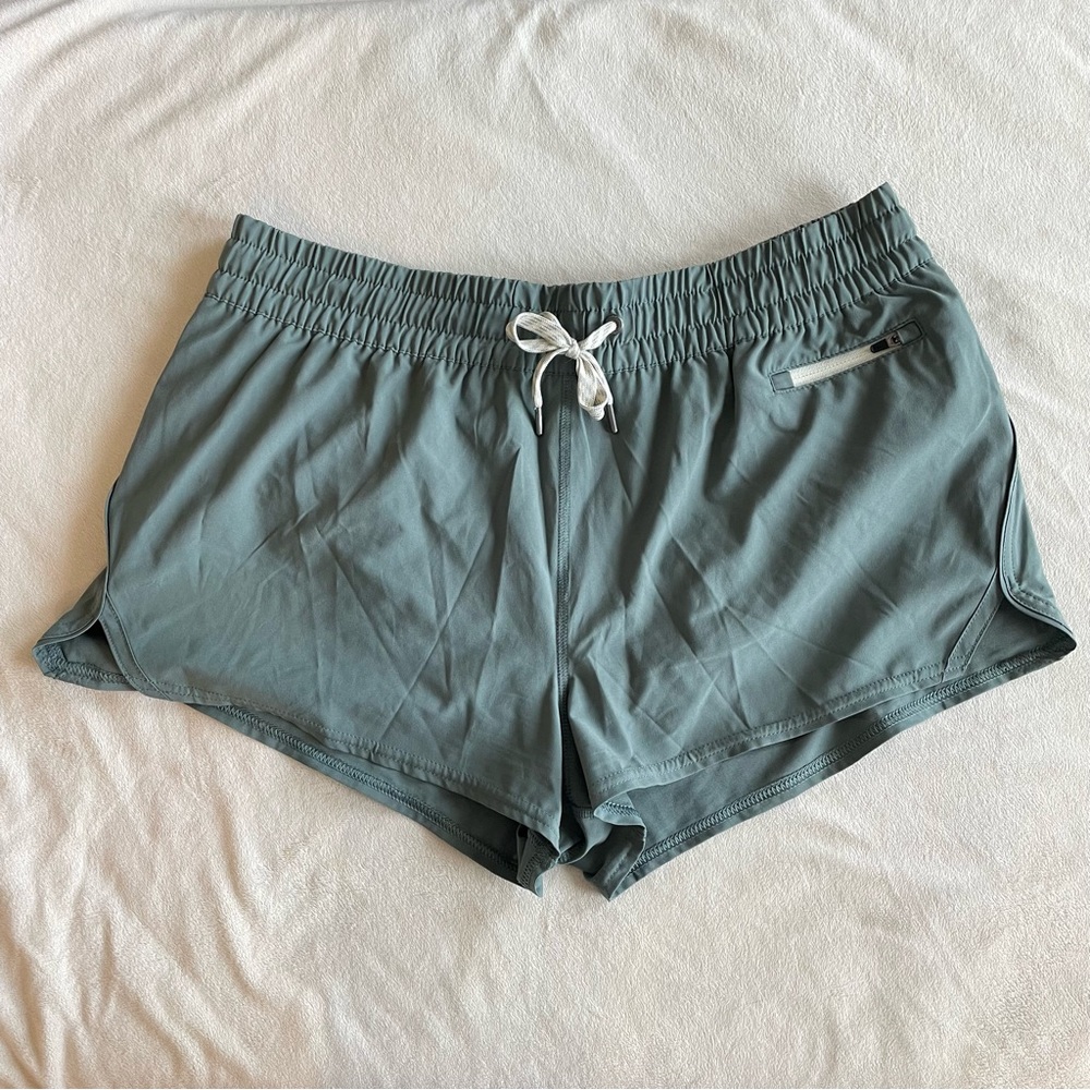 Vuori Clementine Shorts Sz XL